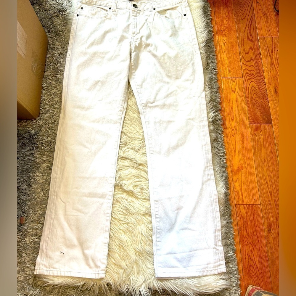 White straight jeans